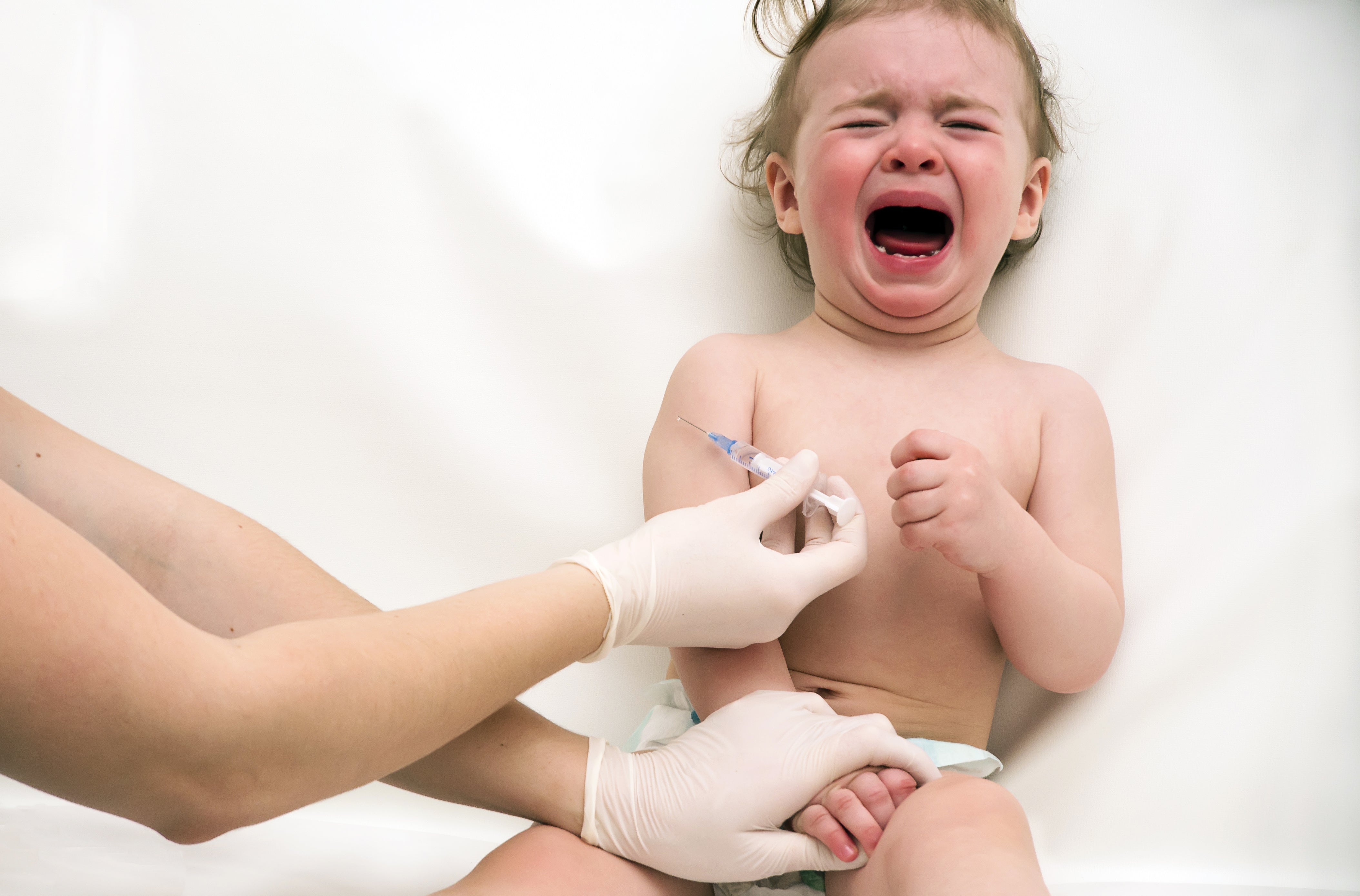 Alarmierende Nachrichten für Säuglinge, die mehrere Impfstoffe auf einmal erhalten
